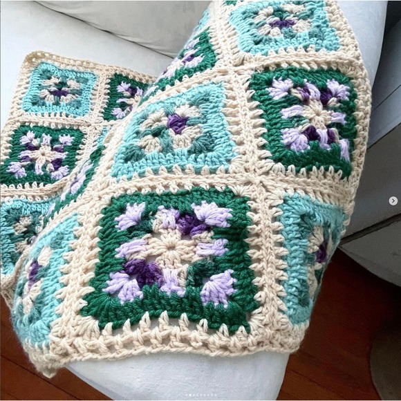 Vintage Granny Square Crochet Afghan Lap Blanket Small Throw Topper Baby Crib - Picture 2 of 8